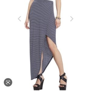 Bcbgmaxazria navy and white striped skirt